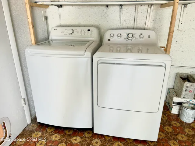 a view of backyard with green space