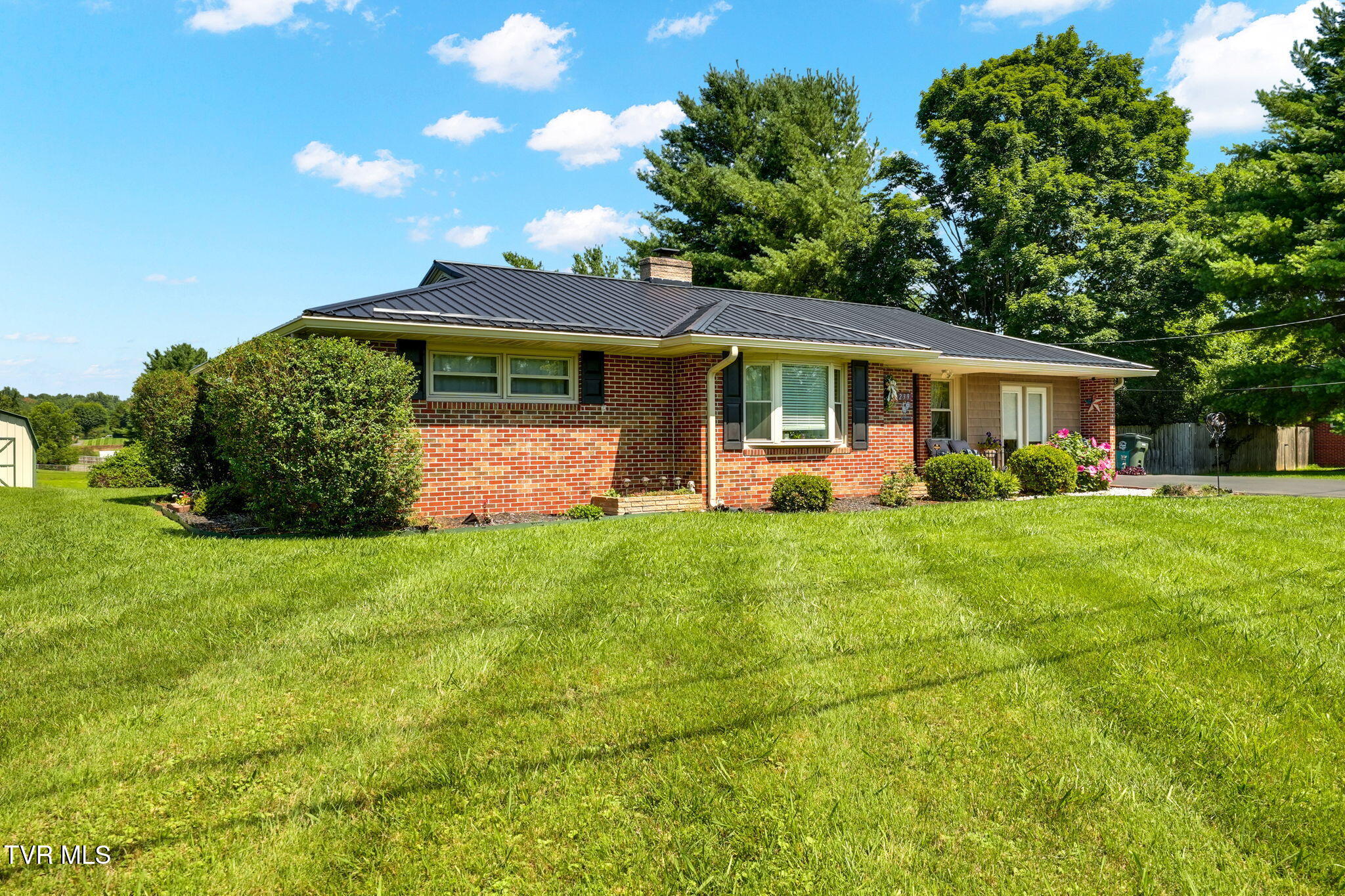 239 Gray Station Road Johnson City, TN 37615 - Photo 32 of 38 33-web-or-mls-1250 Secona Way-6