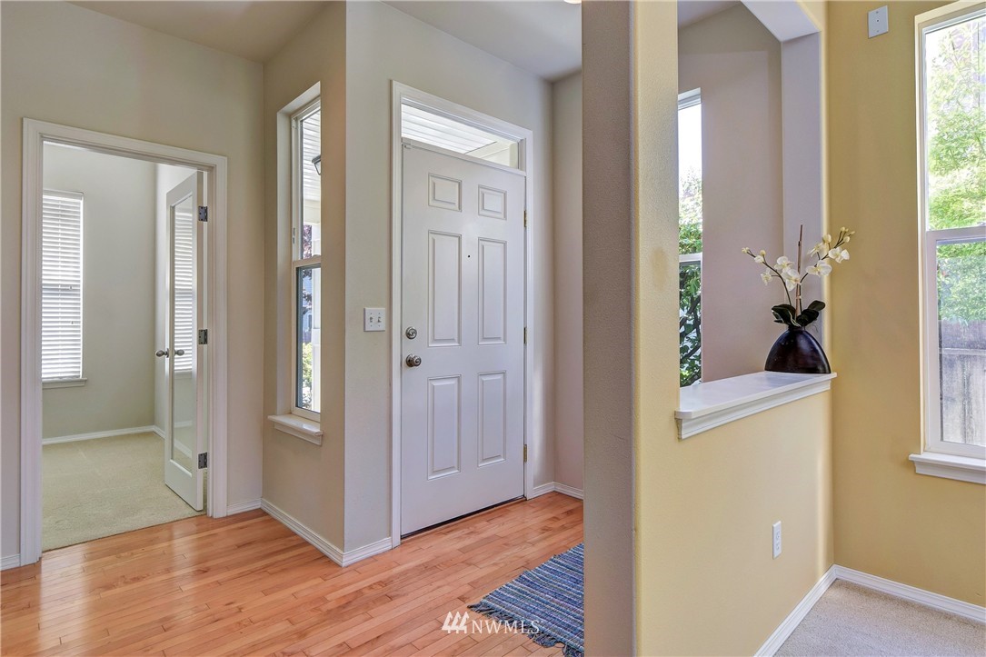 484 Field Place Northeast Renton, WA 98059 - Photo 2 of 22
