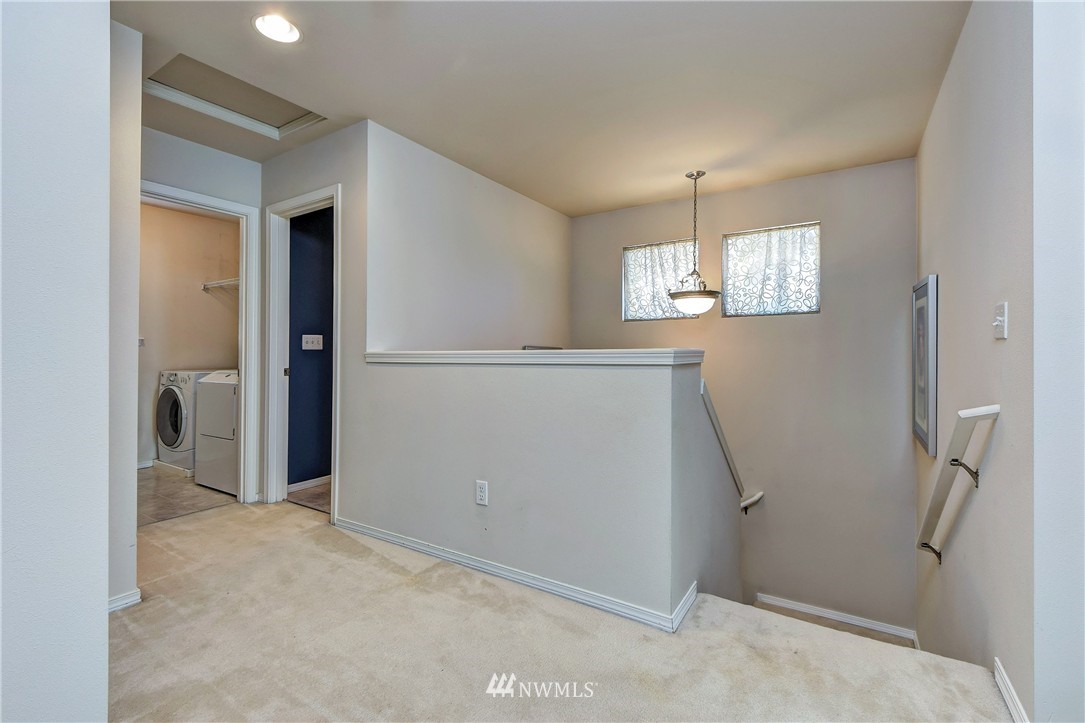 484 Field Place Northeast Renton, WA 98059 - Photo 11 of 22