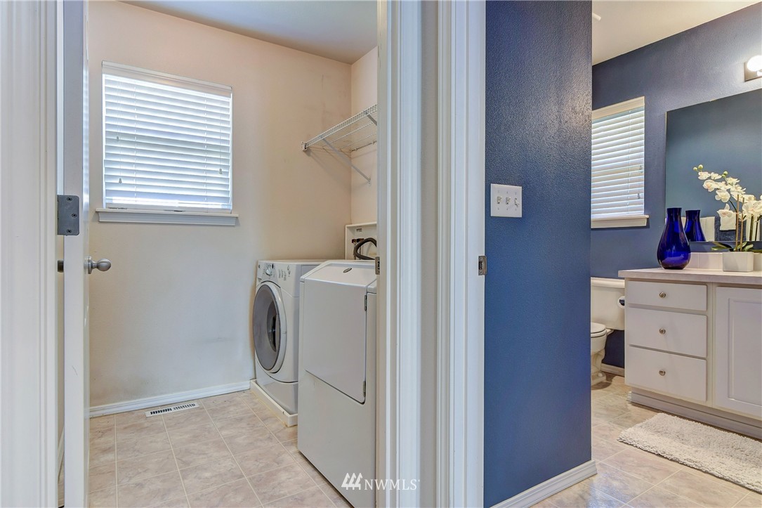 484 Field Place Northeast Renton, WA 98059 - Photo 12 of 22
