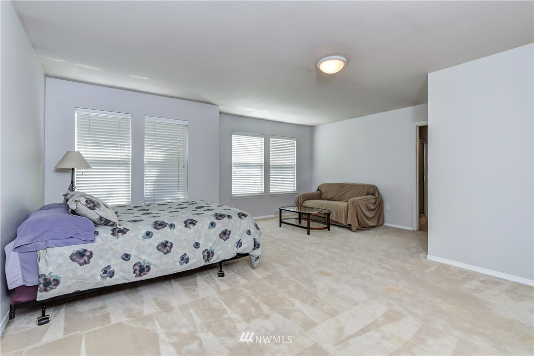 484 Field Place Northeast Renton, WA 98059 - Photo 13 of 22