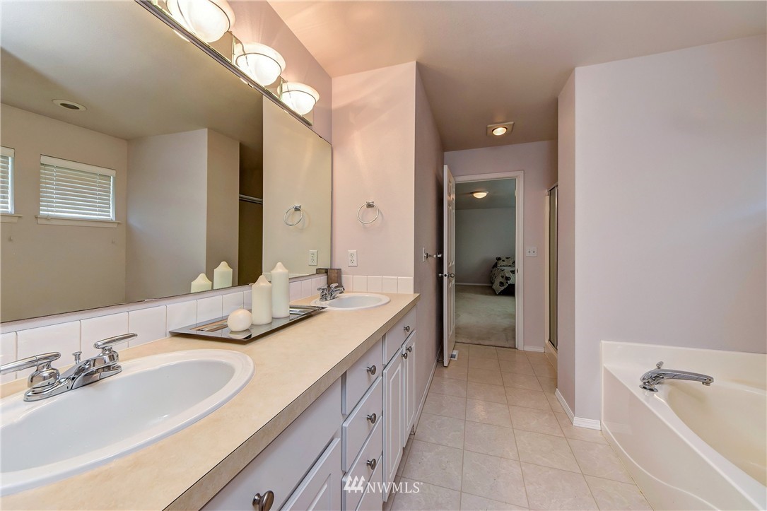 484 Field Place Northeast Renton, WA 98059 - Photo 15 of 22