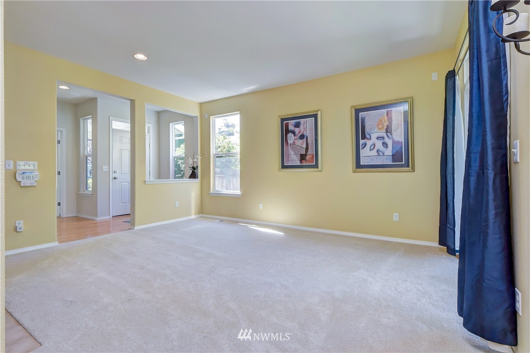 484 Field Place Northeast Renton, WA 98059 - Photo 3 of 22