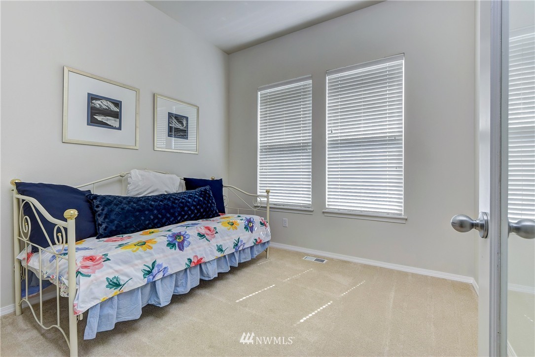 484 Field Place Northeast Renton, WA 98059 - Photo 9 of 22