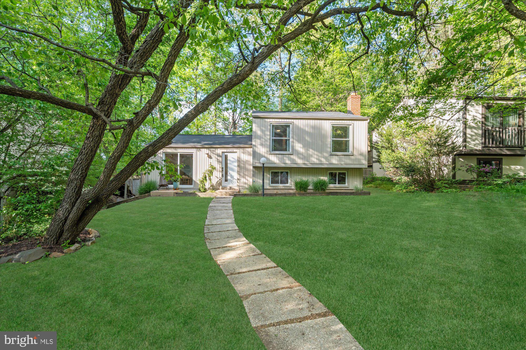 2228 Cocquina Drive Reston, VA 20191 - Photo 2 of 36
