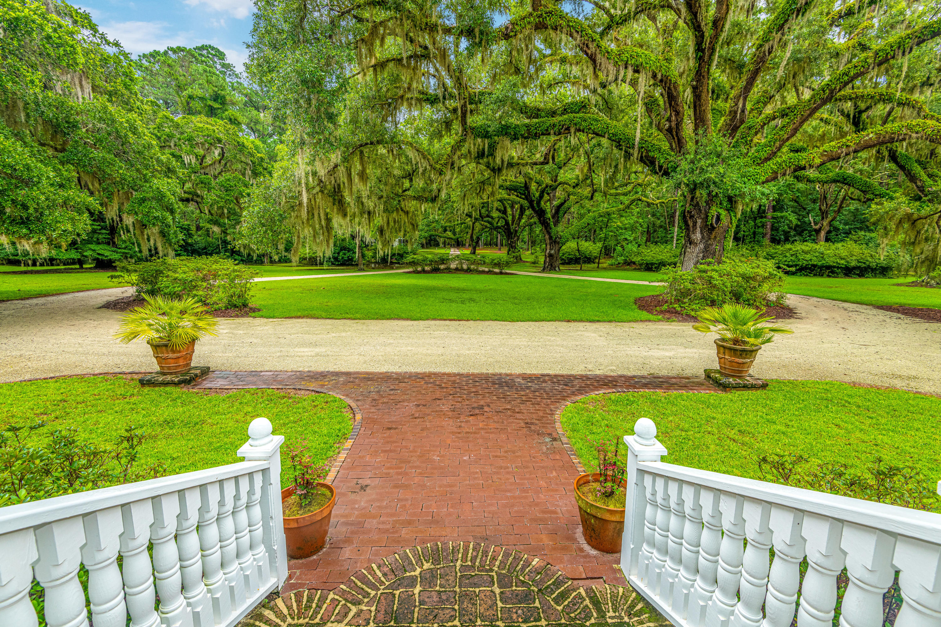 8202 Oyster Factory Road Edisto Island, SC 29438 - Photo 17 of 51 Crawford_MainHouse06
