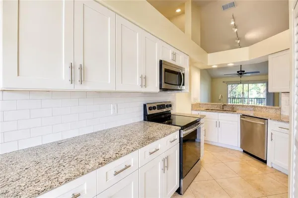 $298,000 | 169 Grand Oaks Way, Unit N204, Naples, FL 34110