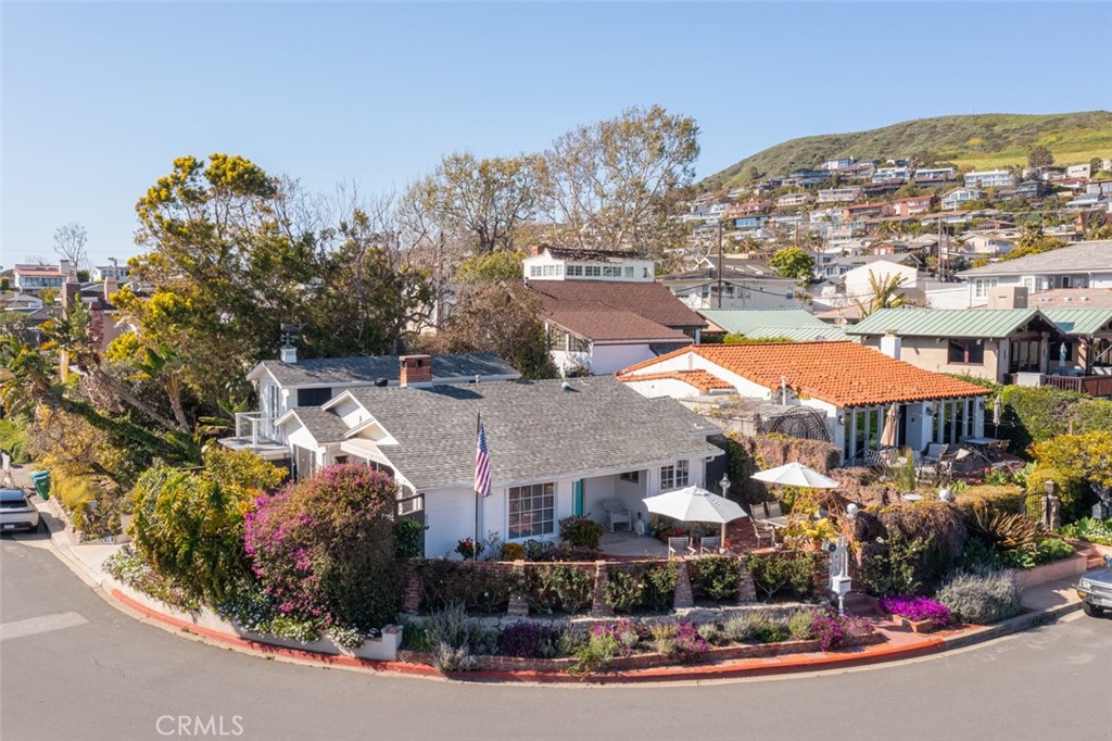 856 Cliff Drive Laguna Beach, CA 92651 - Photo 24 of 28 a view of a city & street