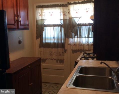 2802 Creston Road Baltimore, MD 21222 - Photo 7 of 20 Kitchen