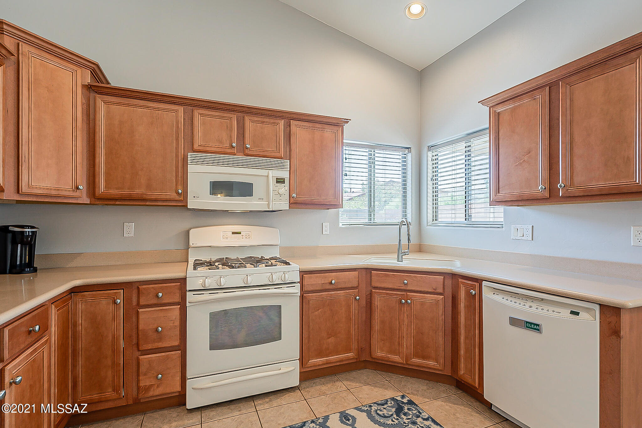 537 South Stone Bench Road Vail, AZ 85641 - Photo 5 of 38 Gallery Image 5
