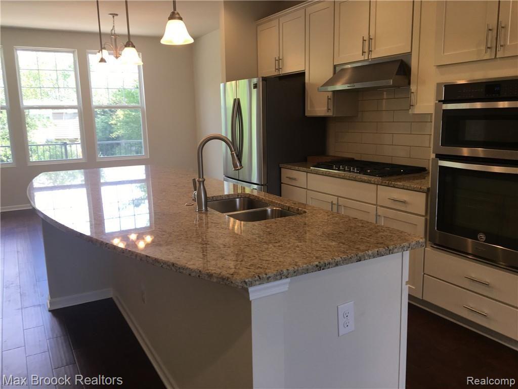 2861 Hartwick Drive, Unit 132 Rochester, MI 48307 - Photo 5 of 24
