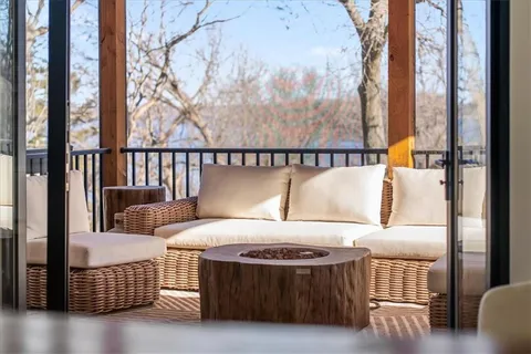 $825,000 | 22500 Lakeview Point, Vassar, KS 66543