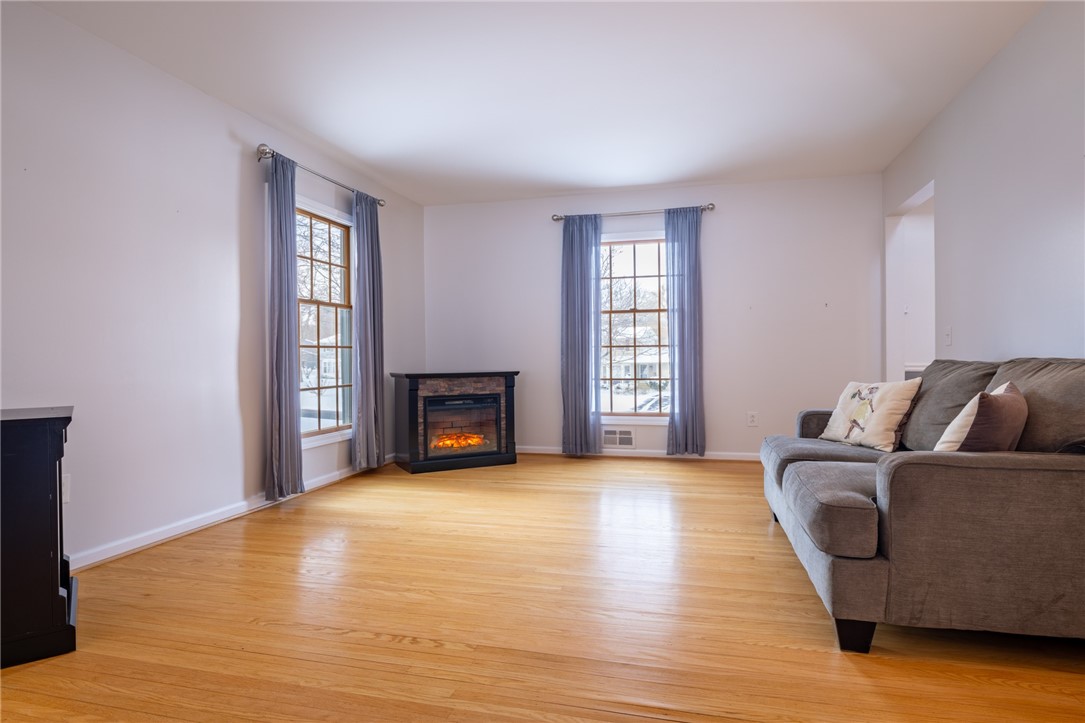 42 Bromley Road Pittsford, NY 14534 - Photo 14 of 50