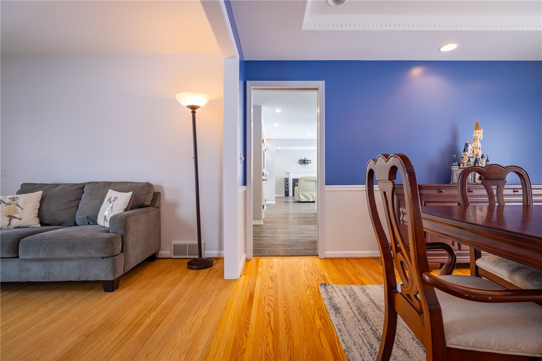 42 Bromley Road Pittsford, NY 14534 - Photo 15 of 50