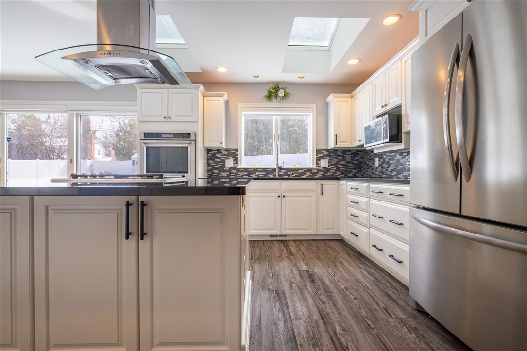 42 Bromley Road Pittsford, NY 14534 - Photo 17 of 50