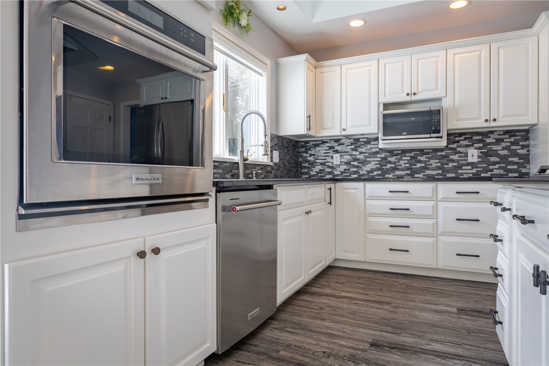 42 Bromley Road Pittsford, NY 14534 - Photo 23 of 50