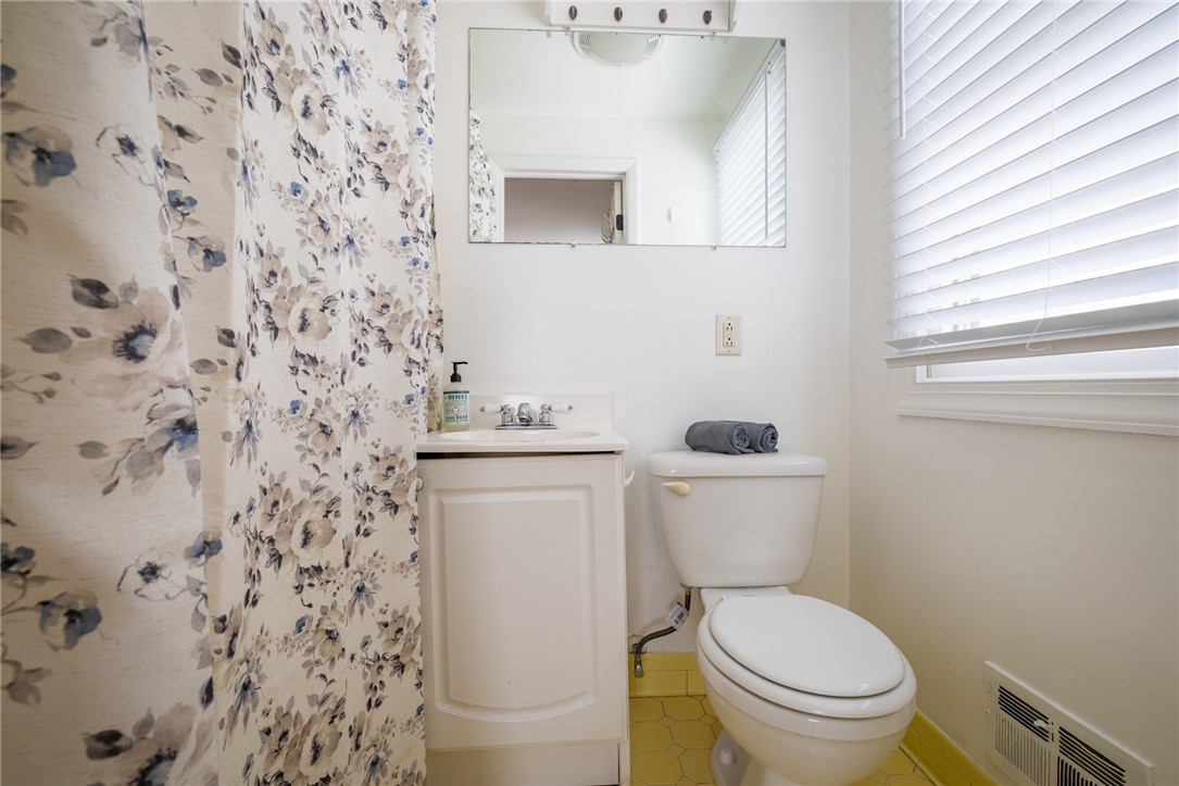 42 Bromley Road Pittsford, NY 14534 - Photo 38 of 50