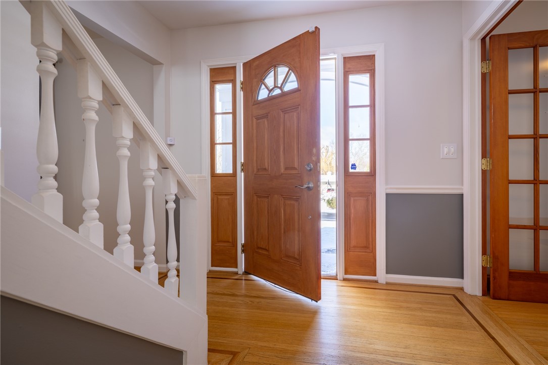 42 Bromley Road Pittsford, NY 14534 - Photo 7 of 50