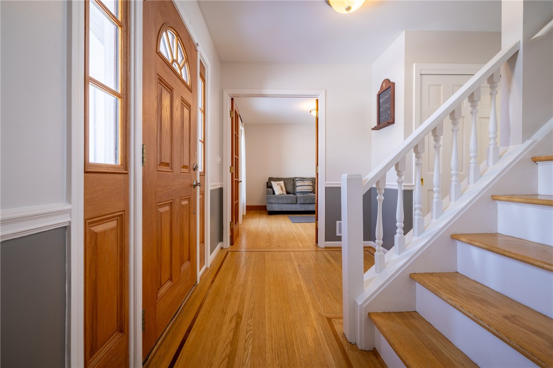 42 Bromley Road Pittsford, NY 14534 - Photo 8 of 50