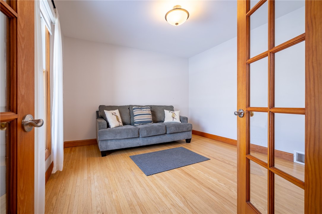 42 Bromley Road Pittsford, NY 14534 - Photo 9 of 50