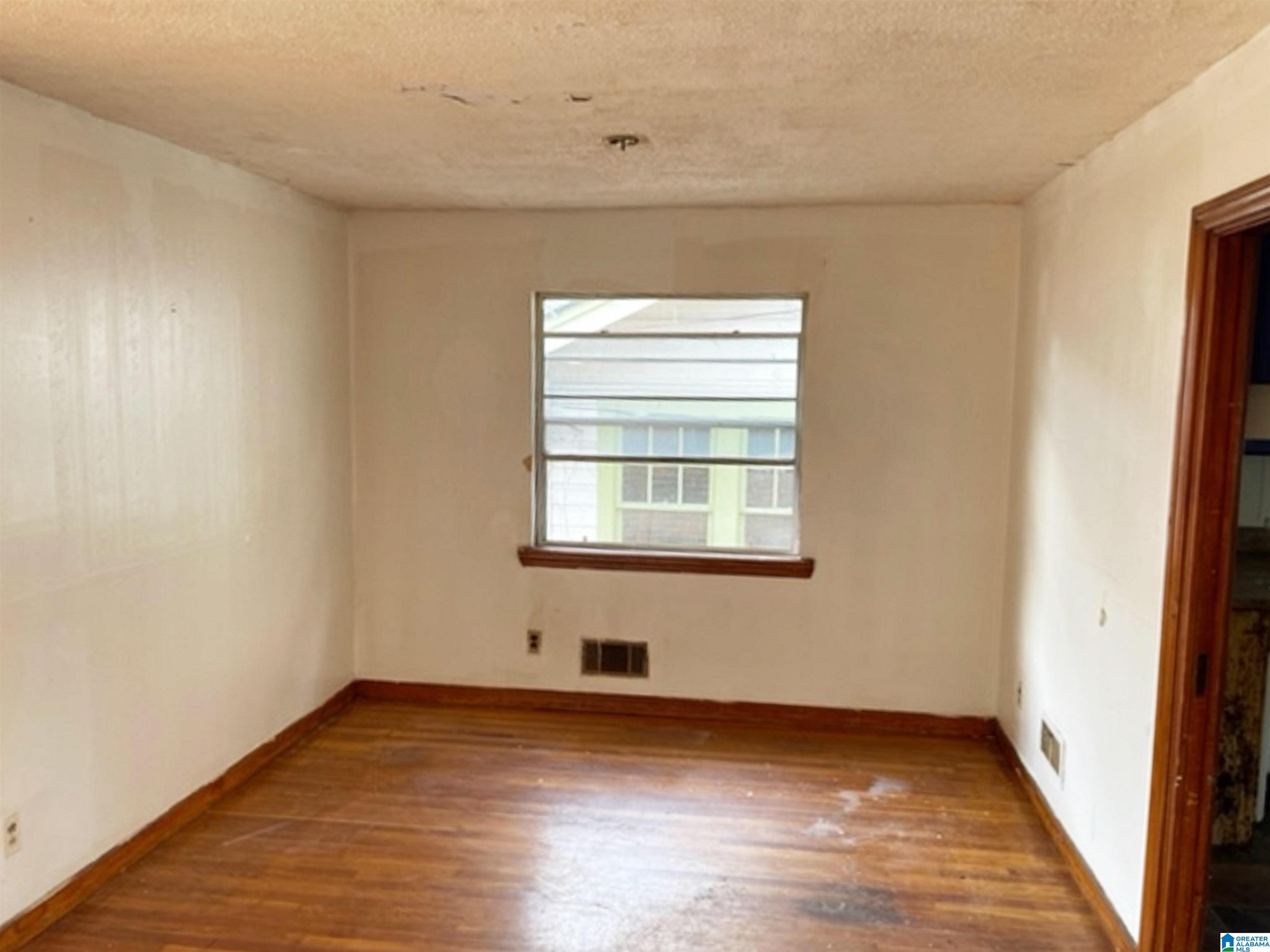 2028 28th Street Birmingham, AL 35218 - Photo 3 of 15