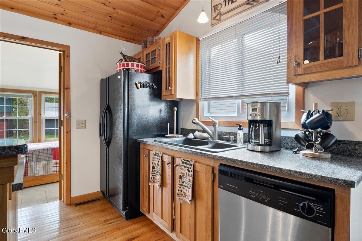 27 Holly Lane Lake George, NY 12845 - Photo 5 of 16 24