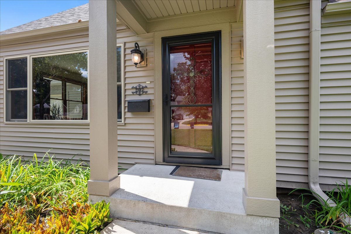 207 South Randall Road Aurora, IL 60506 - Photo 3 of 33 Gallery Image 3