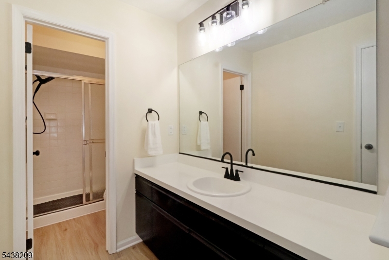 430 Cardinal Lane Bedminster, NJ 07921 - Photo 9 of 18