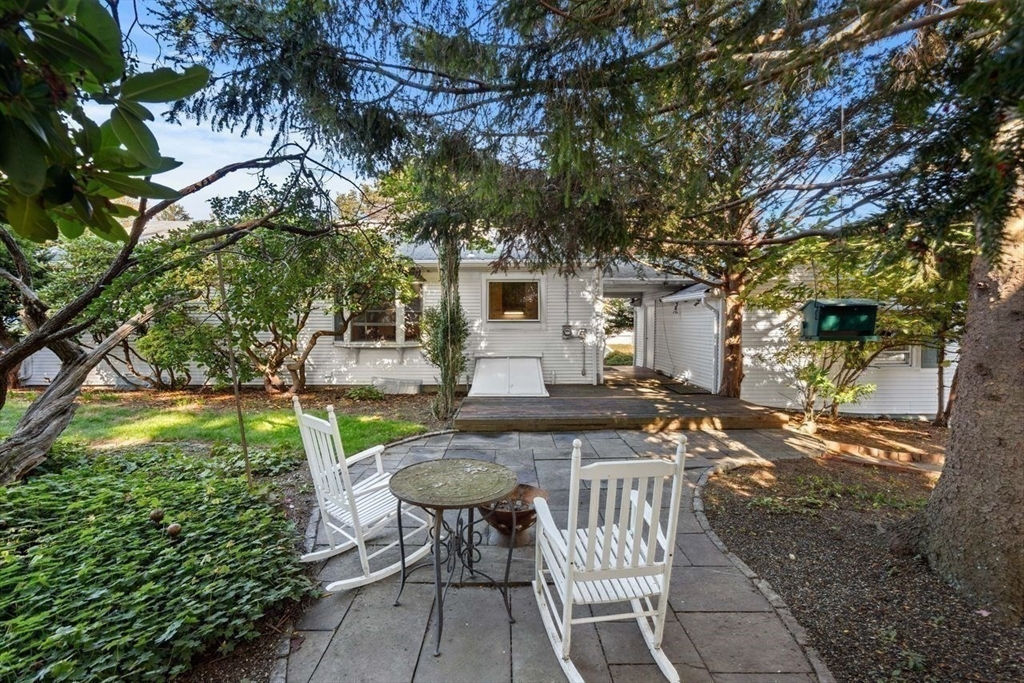 9 Pearson Street Beverly, MA 01915 - Photo 37 of 41 a front view of a house with garden