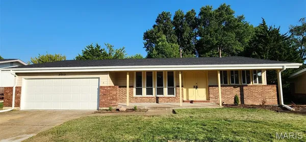 $189,500 | 2012 Ottkamp Drive, St. Louis, MO 63136