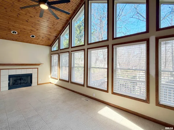 $382,500 | 1432 West Grandridge Court, Dunlap, IL 61525