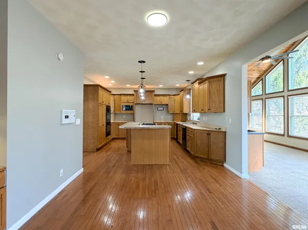 $382,500 | 1432 West Grandridge Court, Dunlap, IL 61525