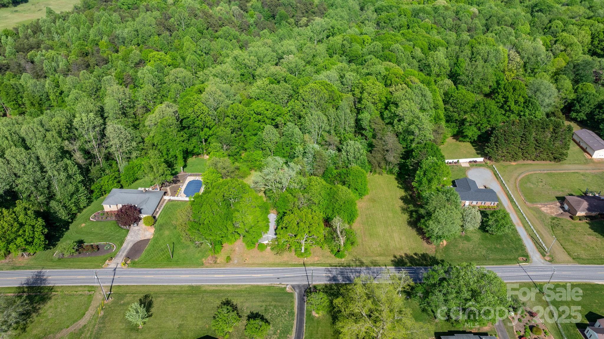 2758 Startown Road Newton, NC 28658 - Photo 5 of 10