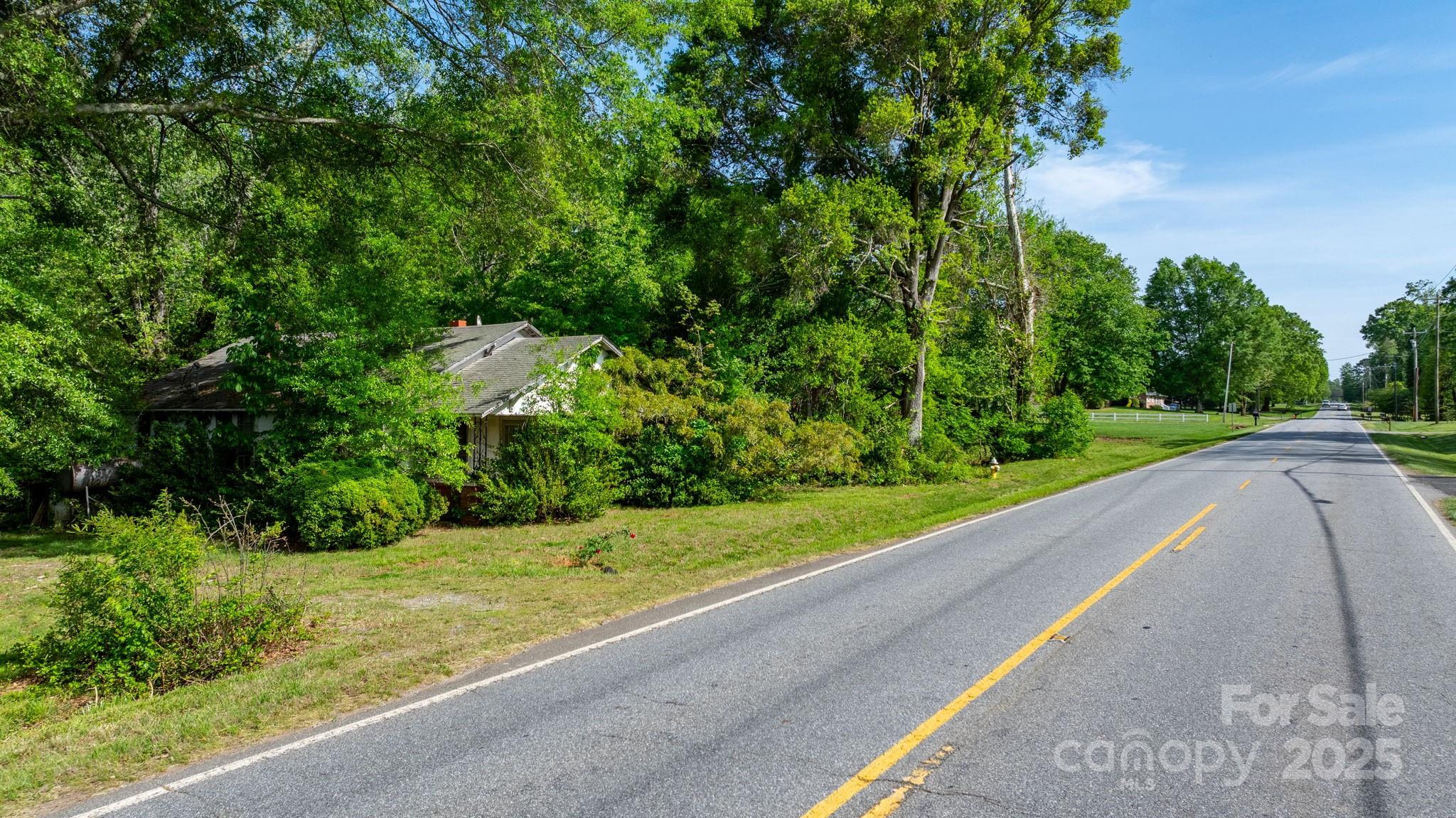 2758 Startown Road Newton, NC 28658 - Photo 6 of 10