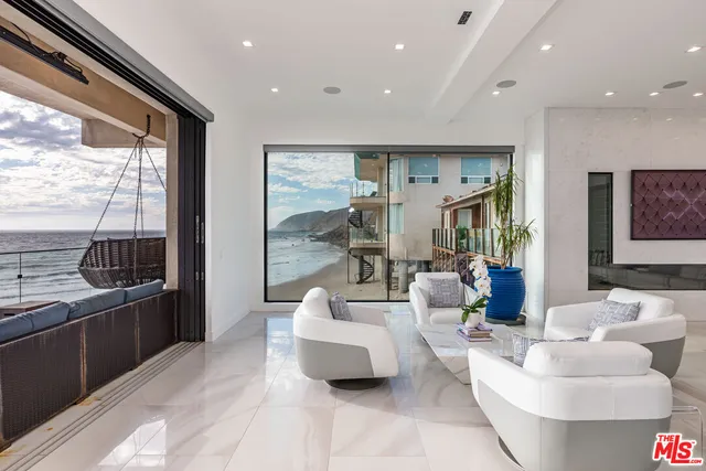 $10,995,000 | 11350 Pacific Coast Highway, Malibu, CA 90265