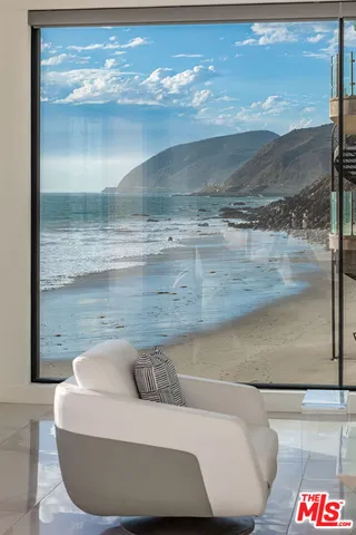 $10,995,000 | 11350 Pacific Coast Highway, Malibu, CA 90265