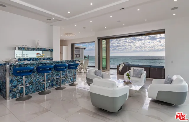 $10,995,000 | 11350 Pacific Coast Highway, Malibu, CA 90265
