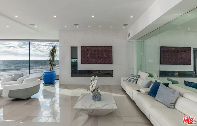 $10,995,000 | 11350 Pacific Coast Highway, Malibu, CA 90265