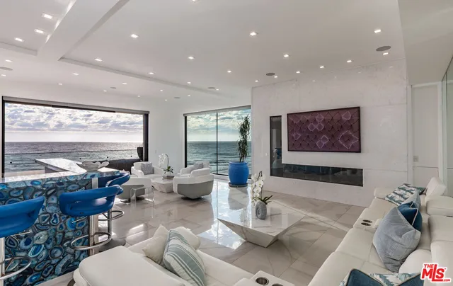 $10,995,000 | 11350 Pacific Coast Highway, Malibu, CA 90265