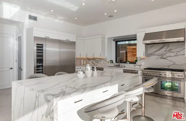 $10,995,000 | 11350 Pacific Coast Highway, Malibu, CA 90265