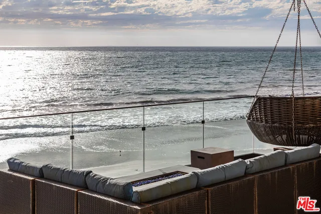 $10,995,000 | 11350 Pacific Coast Highway, Malibu, CA 90265