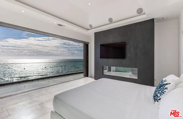 $10,995,000 | 11350 Pacific Coast Highway, Malibu, CA 90265