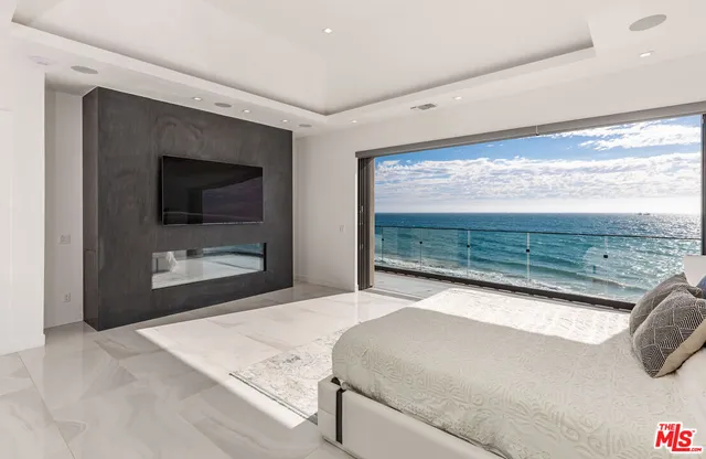 $10,995,000 | 11350 Pacific Coast Highway, Malibu, CA 90265