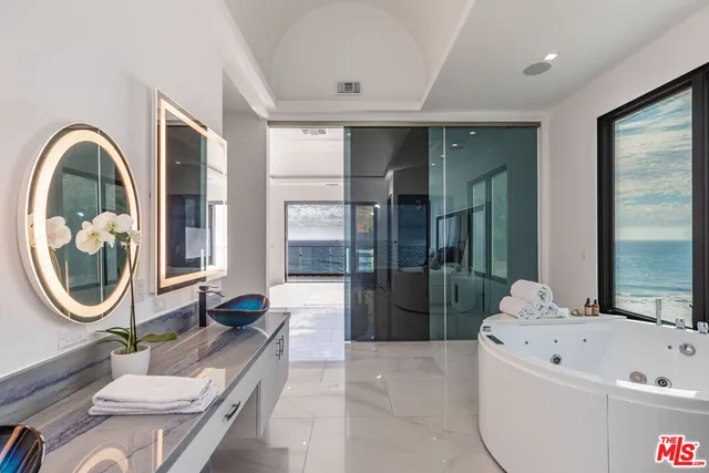 $10,995,000 | 11350 Pacific Coast Highway, Malibu, CA 90265