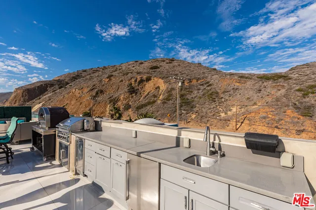 $10,995,000 | 11350 Pacific Coast Highway, Malibu, CA 90265