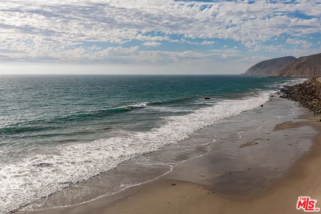 $10,995,000 | 11350 Pacific Coast Highway, Malibu, CA 90265