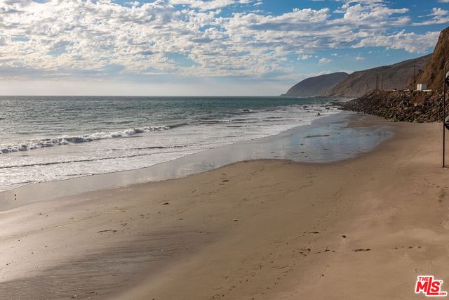 $10,995,000 | 11350 Pacific Coast Highway, Malibu, CA 90265