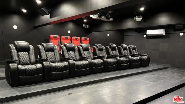 $10,995,000 | 11350 Pacific Coast Highway, Malibu, CA 90265