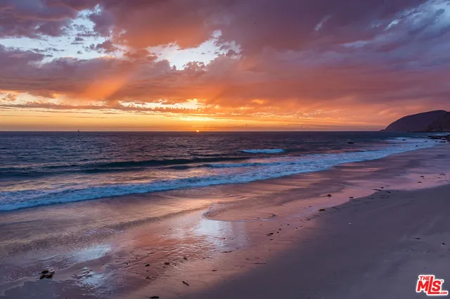 $10,995,000 | 11350 Pacific Coast Highway, Malibu, CA 90265